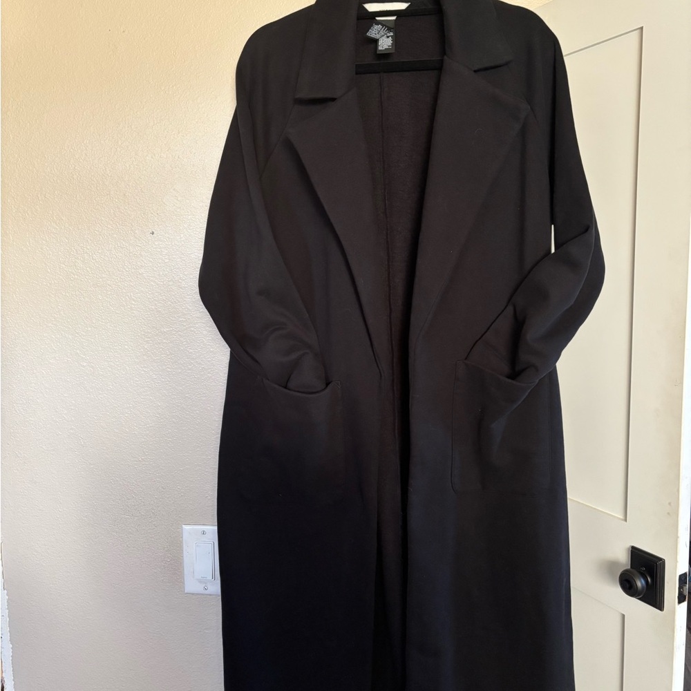 Vuori women’s restore trench coat black medium - new with tags